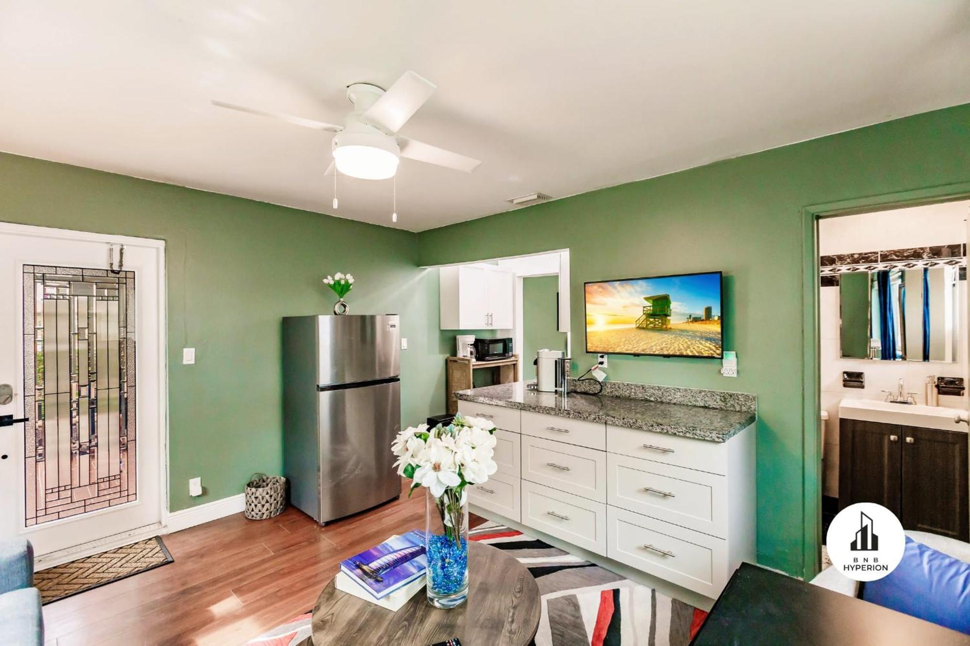 Bnb Hyperion - Updated 1B1B Hideaway - Sleeps 3 Hollywood Luaran gambar